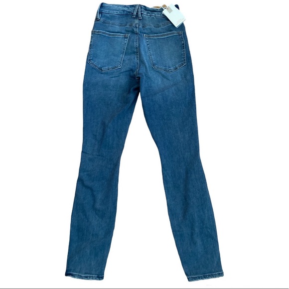 Good American GOOD LEGS CROP JEANS - Picture 5 of 9